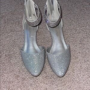 Shoe Dazzle Silver Glitter Heels with Ankle Strap